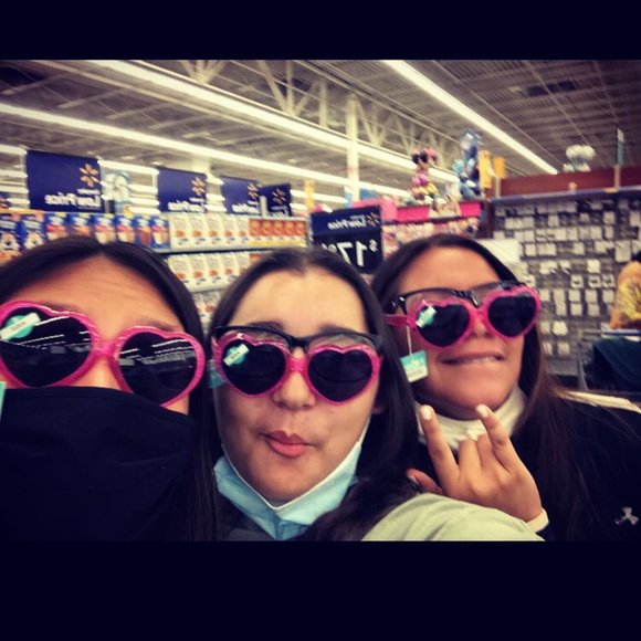 Meet your Posher, Laya - Picture 1 of 1